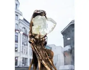 Noul spațiu al Galeriei Senso, inaugurat cu expoziția colectivă „TIME TO BLOOM”