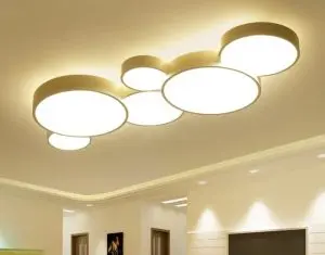 Cum iluminezi perfect un dormitor cu plafoniere si aplice