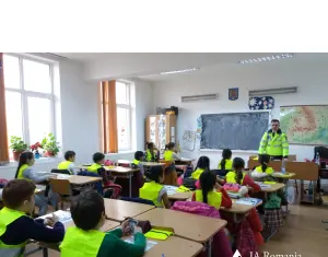 Peste 900 de elevi din 18 localități, mai pregătiți din punct de vedere rutier prin intermediul programului DRUM SIGUR – ABCdar Rutier