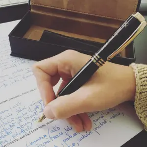 Afltă care sunt cele 3 beneficii ale scrisului cu stiloul!