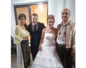 Formatia Flori de Mai incanta publicul larg prin muzica autentica si internationala