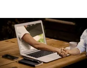 Shopify leaga un parteneriat unic pe piata de Advertising. Cu cine s-a asociat gigantul in e-commerce?