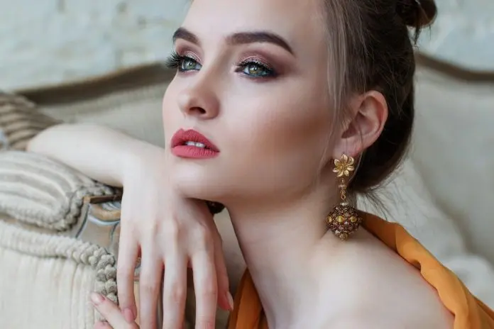 Cat se castiga din videochat