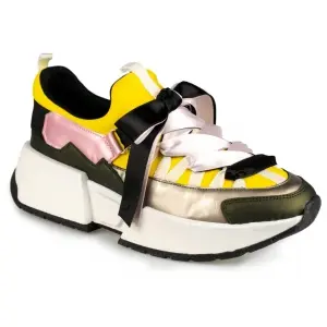 pantofii-sport-combinatii-la-care-nu-te-ai-fi-gandit-niciodata.jpg