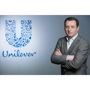 unilever-i-i-une-te-for-ele-cu-campania-1-centimetru-de-fapte-cu-to-ii-in-linia-intai-prin-crucea-ro-ie-suceava.jpg