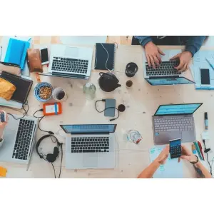 business-de-criza-top-5-instrumente-de-digital-relevante-in-contextul-pandemiei.jpg