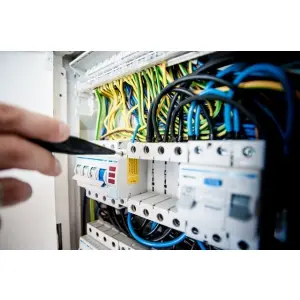 comunicat-a-aparut-un-serviciu-unic-ateliere-mobile-electrician-autorizat.jpg