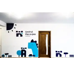 Aflati cum pot fi ajutati copiii cu autism la Centrul Pas cu Pas