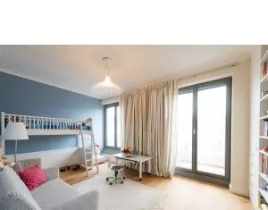 Bagheta decorativă din polistiren pentru tavan este obligată prin definiție să înfrumusețeze