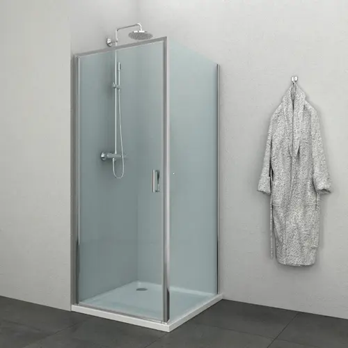 Baia modernă cu cabină de duș sau ușă de duș Baia modernă cu cabină de duș sau ușă de duș