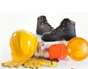 Tresa pune la dispozitie imediat, direct din stoc, articole vestimentare si incaltaminte de protectie