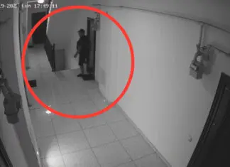 Gest extrem: Vecinul de coșmar din Capitală a pulverizat spray paralizant pe scara blocului. Fere de la PROFM, printre victime Gest extrem: Vecinul de coșmar din Capitală a pulverizat spray paralizant pe scara blocului. Fere de la PROFM, printre victime
