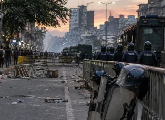 Bangladesh: Cel puțin 73 de morți și sute de răniți în confruntările de duminică Bangladesh: Cel puțin 73 de morți și sute de răniți în confruntările de duminică